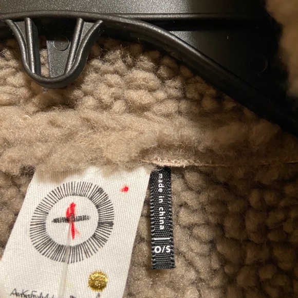 Akemi Vest - Picture 8 of 11